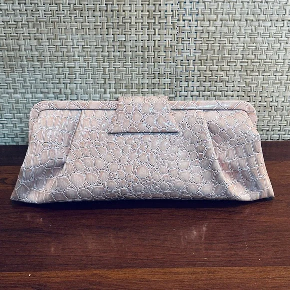 🌟HP🌟NWOT La Regale Taupe Vinyl Crocodile Convertible Clutch Evening Bag - Picture 8 of 10